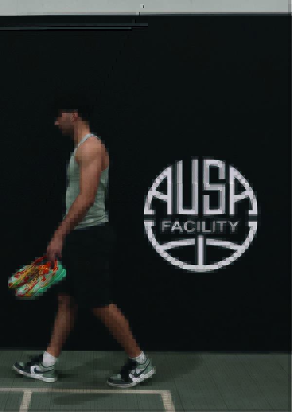 logo-design-basketbal-met-sporter-erbij